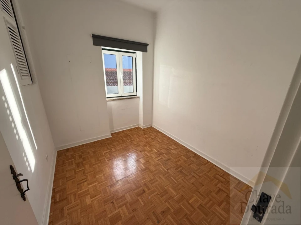 Moradia T3 para Venda em Santo Antonio dos Olivais Foto 25