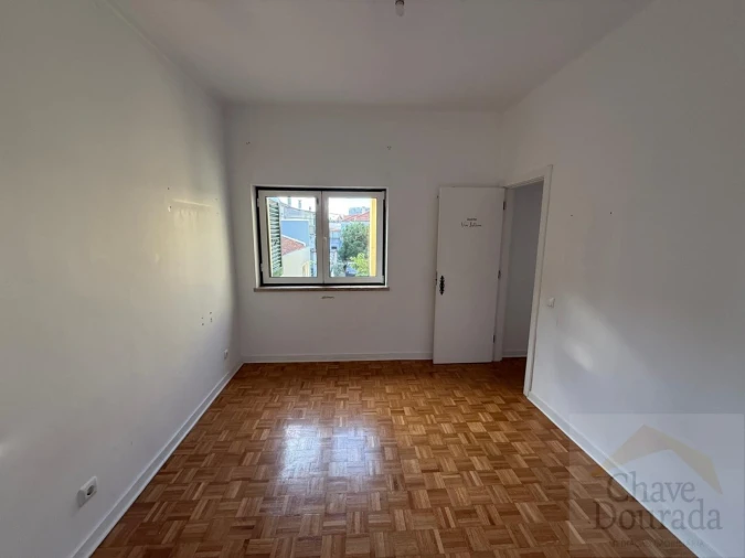 Moradia T3 para Venda em Santo Antonio dos Olivais Foto 21