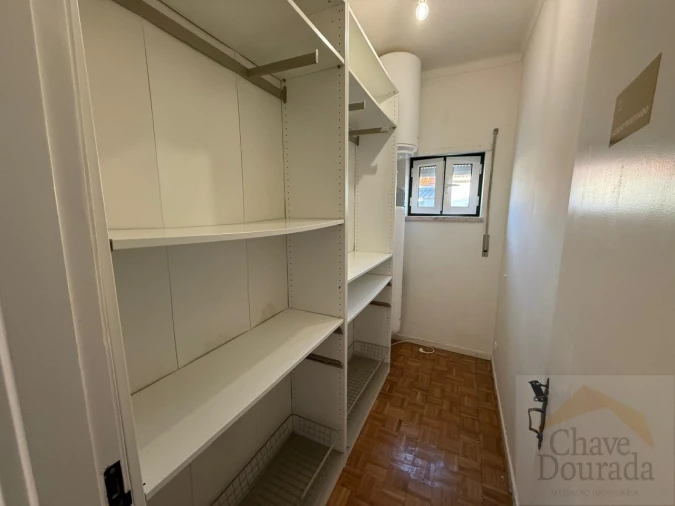 Moradia T3 para Venda em Santo Antonio dos Olivais Foto 26