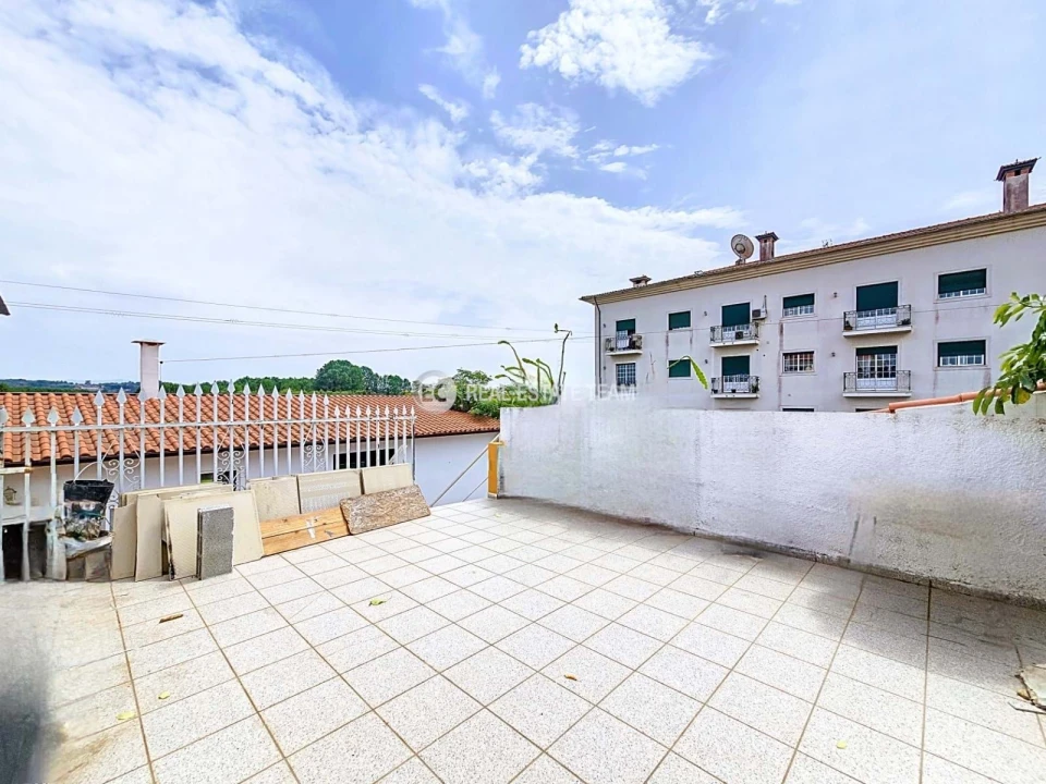 Moradia T4 para Venda em Oiã Foto 34