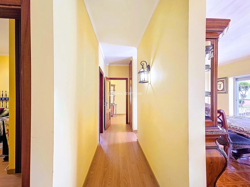 Moradia T4 para Venda em Oiã Foto 12