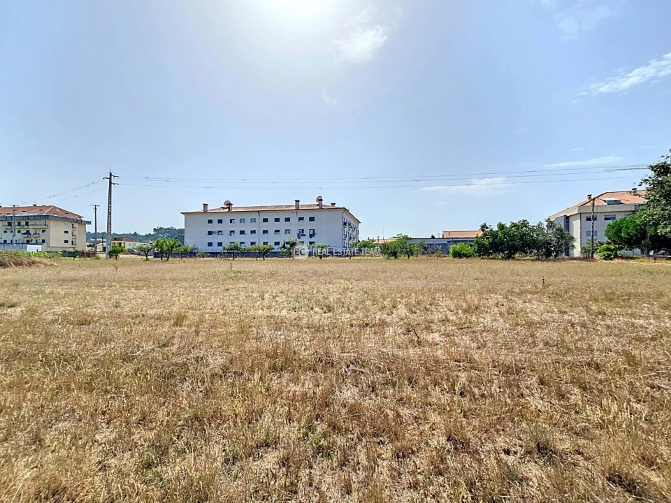 Moradia T4 para Venda em Oiã Foto 52