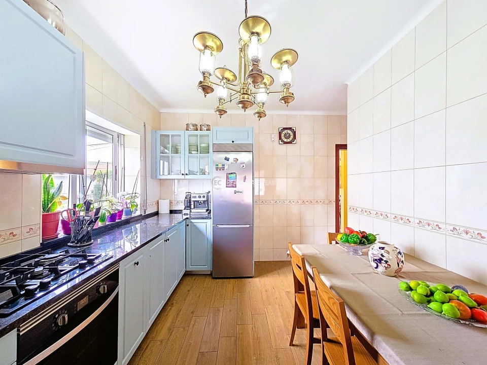 Moradia T4 para Venda em Oiã Foto 2