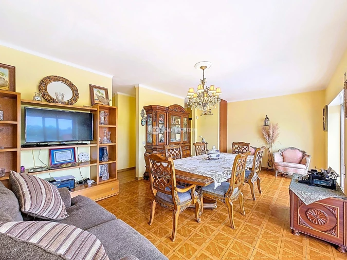 Moradia T4 para Venda em Oiã Foto 5