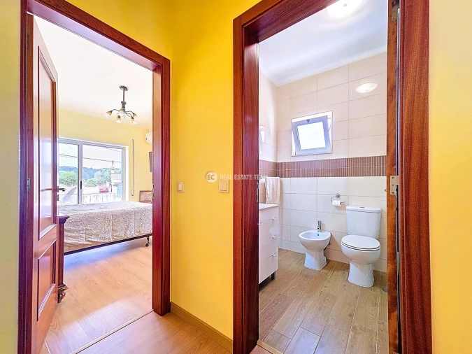 Moradia T4 para Venda em Oiã Foto 23