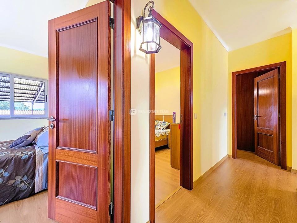 Moradia T4 para Venda em Oiã Foto 15