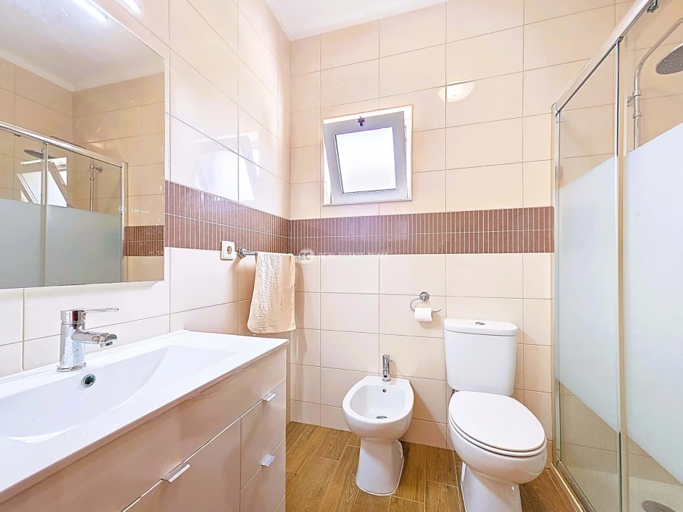 Moradia T4 para Venda em Oiã Foto 24