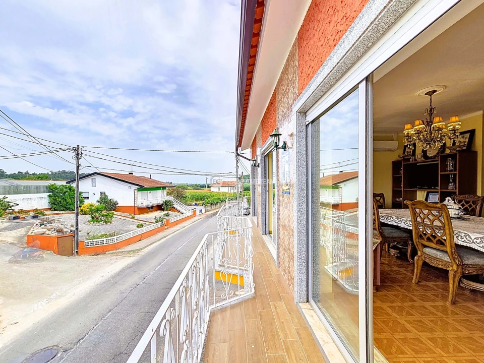 Moradia T4 para Venda em Oiã Foto 7