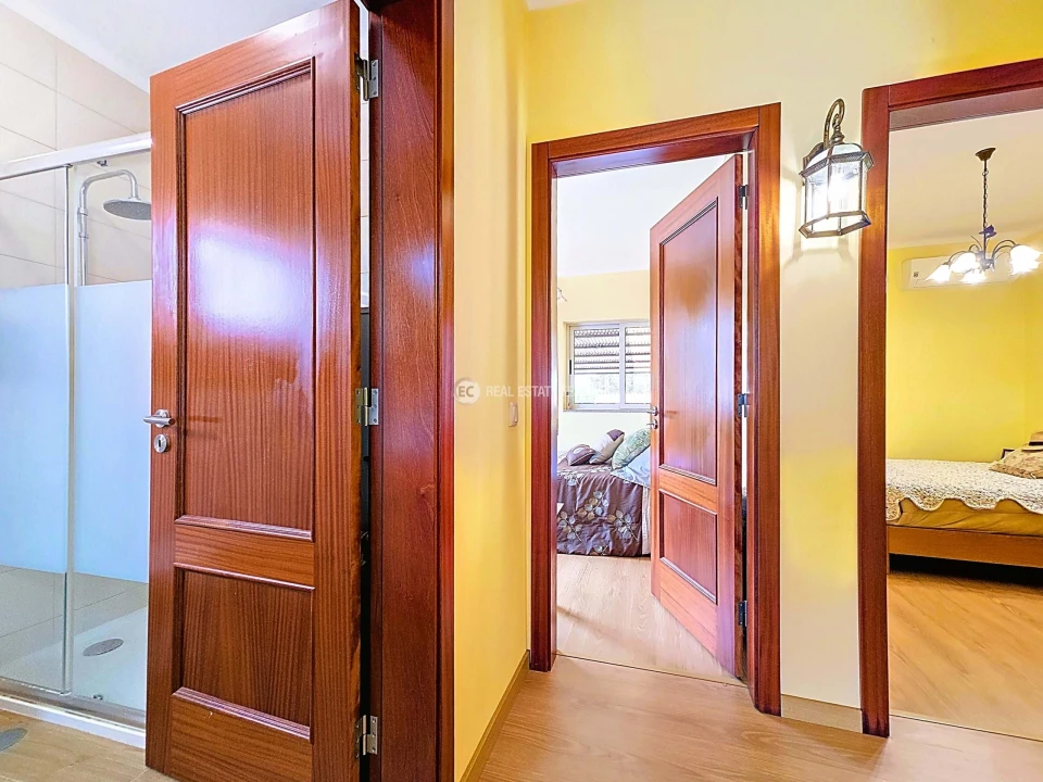 Moradia T4 para Venda em Oiã Foto 18