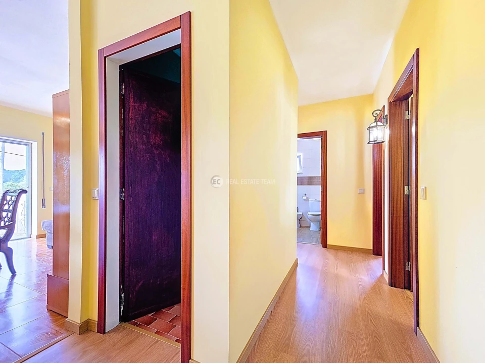 Moradia T4 para Venda em Oiã Foto 27