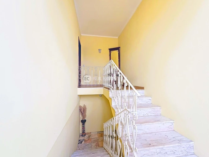 Moradia T4 para Venda em Oiã Foto 29