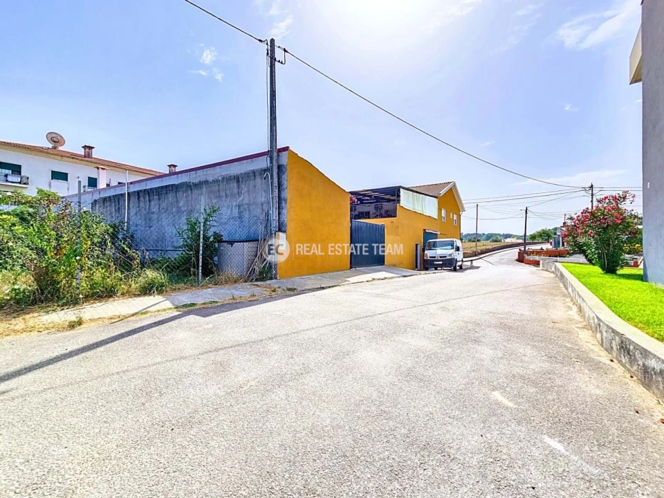 Moradia T4 para Venda em Oiã Foto 46