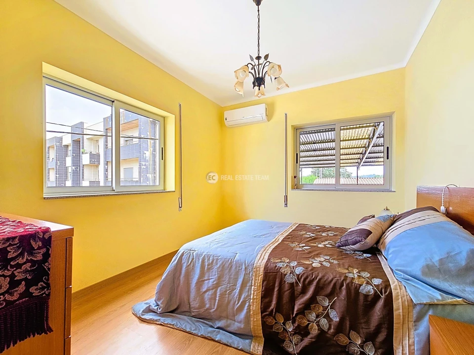 Moradia T4 para Venda em Oiã Foto 19