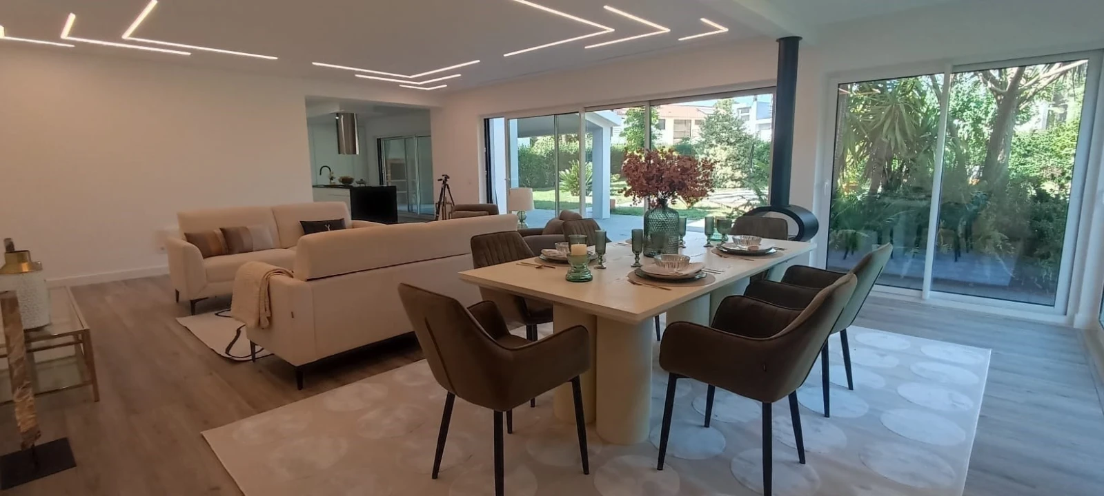 Moradia T4 para Venda em Charneca de Caparica e Sobreda Foto 15