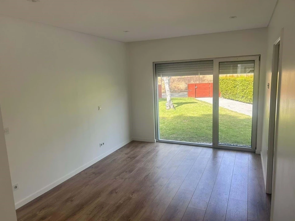 Moradia T4 para Venda em Charneca de Caparica e Sobreda Foto 14