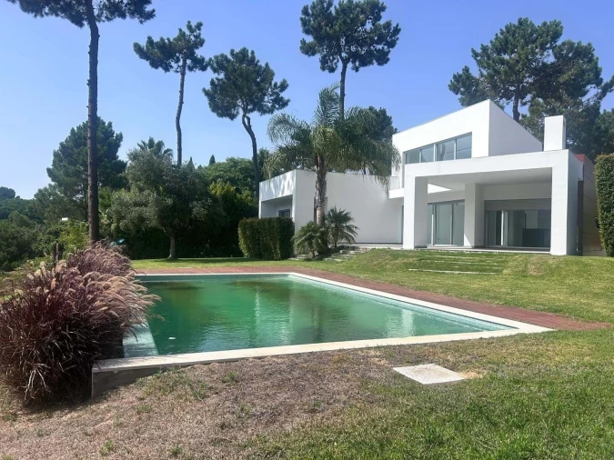 Moradia T4 para Venda em Charneca de Caparica e Sobreda