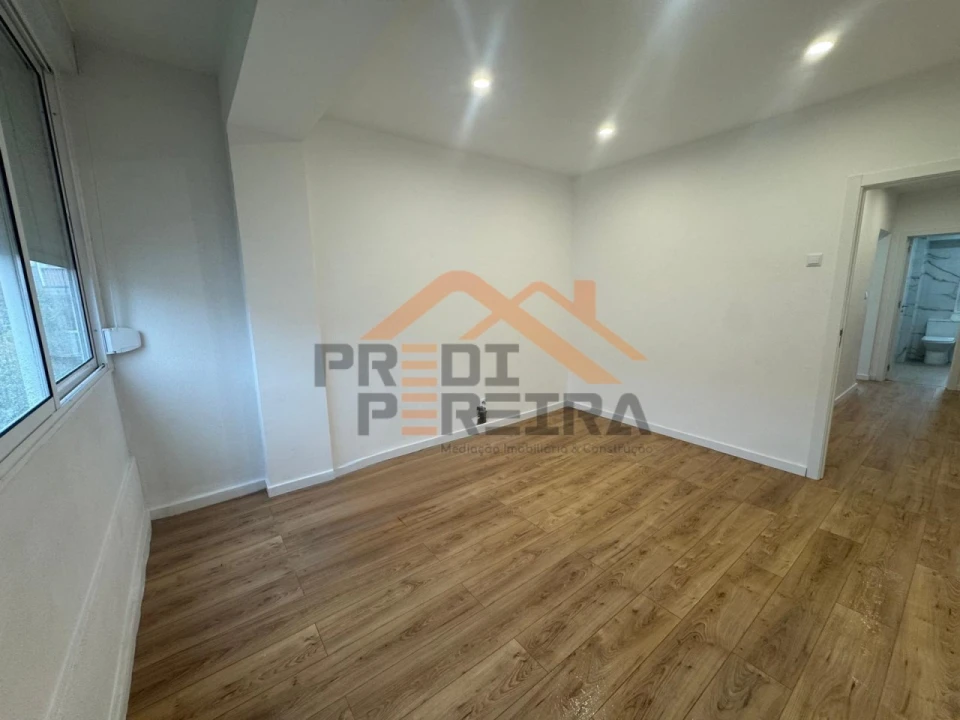 Apartamento T2 para Venda em Falagueira-Venda Nova Foto 13