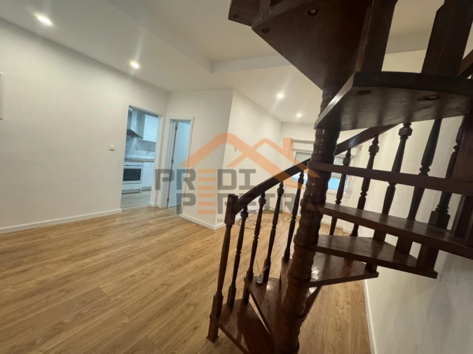 Apartamento T2 para Venda em Falagueira-Venda Nova Foto 2