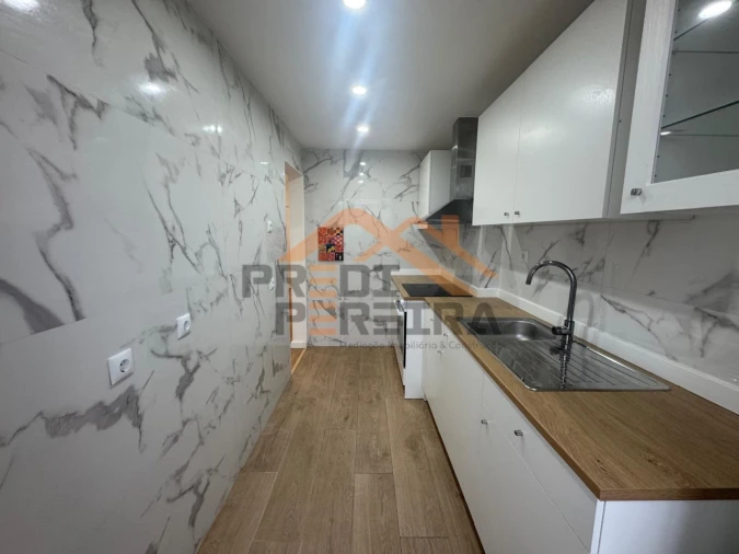 Apartamento T2 para Venda em Falagueira-Venda Nova Foto 7