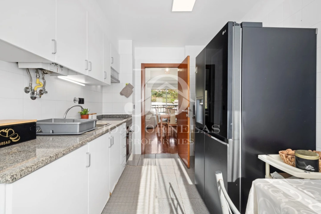 Apartamento T2 para Venda em São Martinho Foto 2