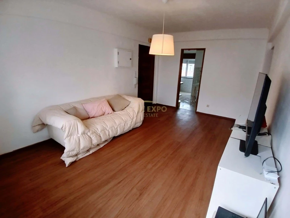 Apartamento T2 para Venda em Camarate, Unhos e Apelação Foto 3