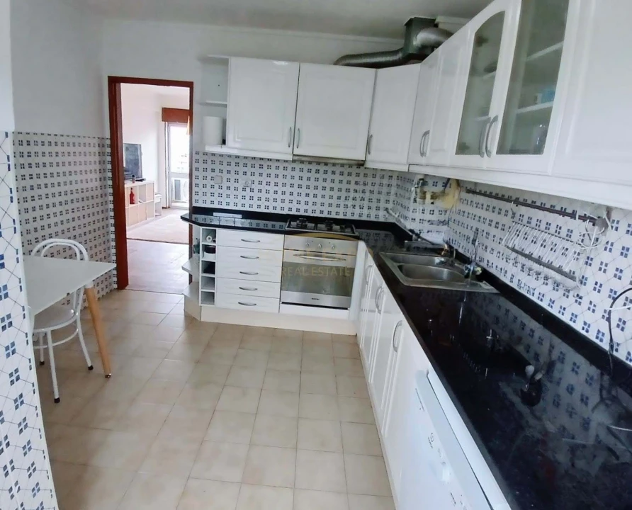 Apartamento T2 para Venda em Camarate, Unhos e Apelação Foto 5