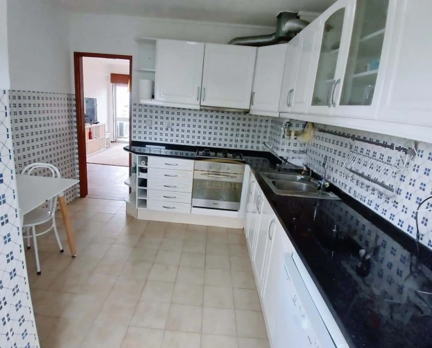 Apartamento T2 para Venda em Camarate, Unhos e Apelação Foto 5