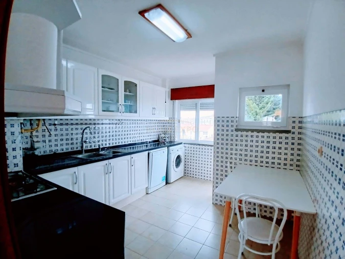 Apartamento T2 para Venda em Camarate, Unhos e Apelação Foto 4