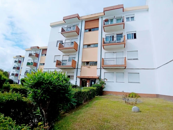 Apartamento T2 para Venda em Camarate, Unhos e Apelação Foto 1