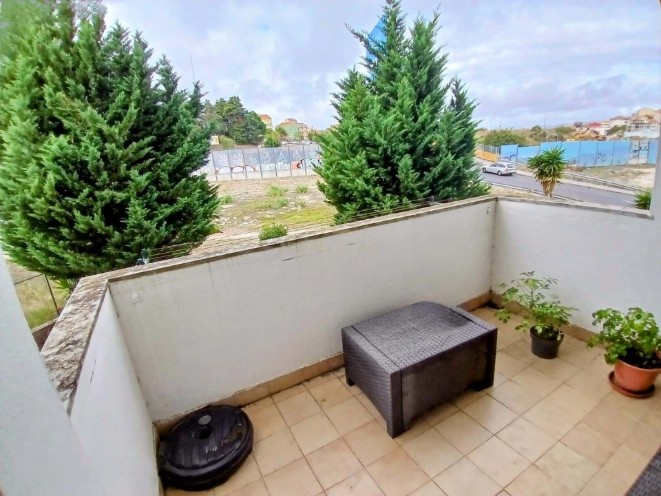 Apartamento T2 para Venda em Camarate, Unhos e Apelação Foto 15