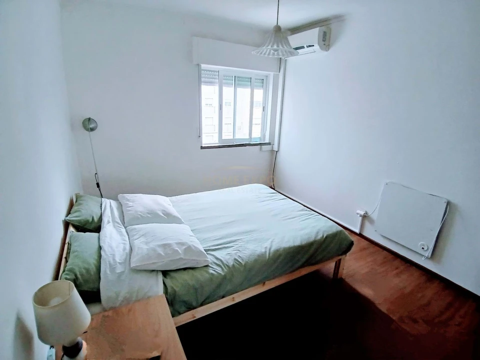 Apartamento T2 para Venda em Camarate, Unhos e Apelação Foto 9