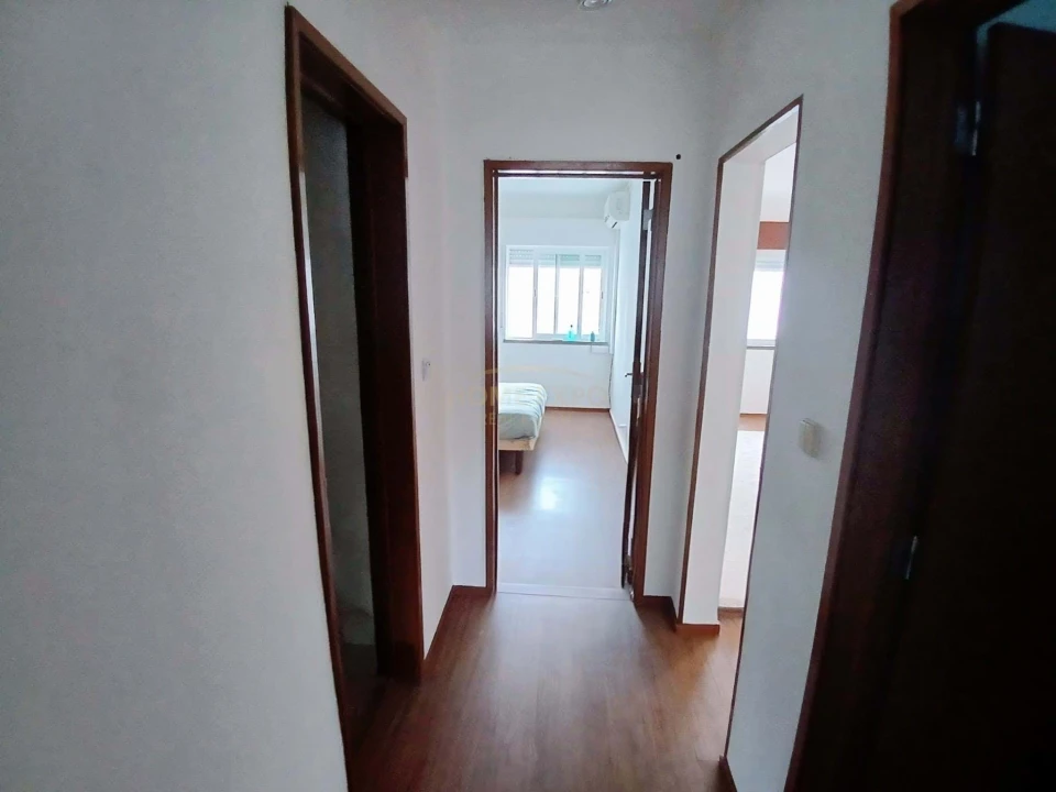 Apartamento T2 para Venda em Camarate, Unhos e Apelação Foto 8