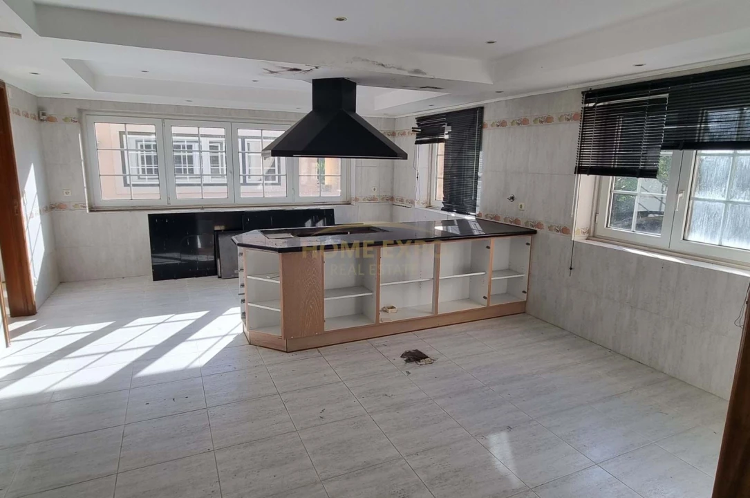 Moradia T5 para Venda em Agualva e Mira-Sintra Foto 35