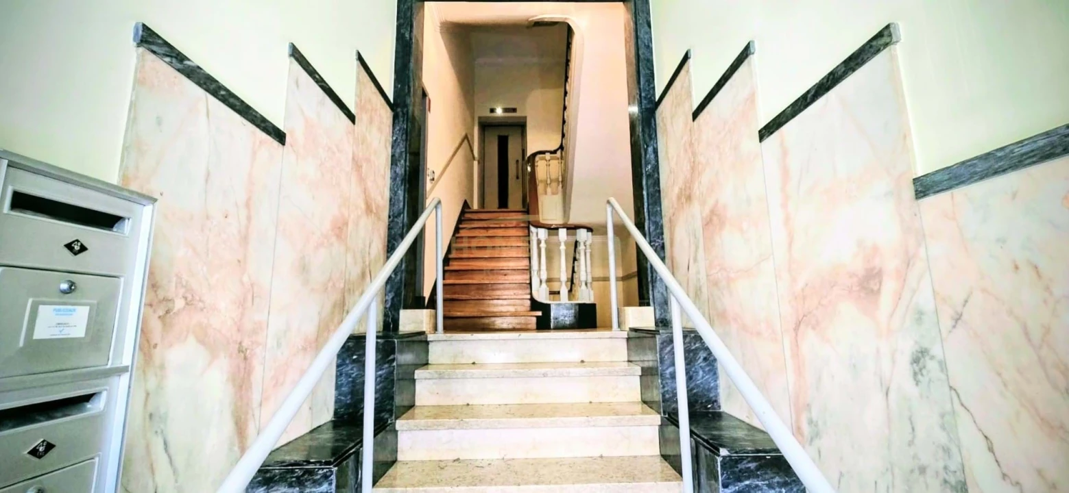 Apartamento T2 para Venda em Santo António Foto 19