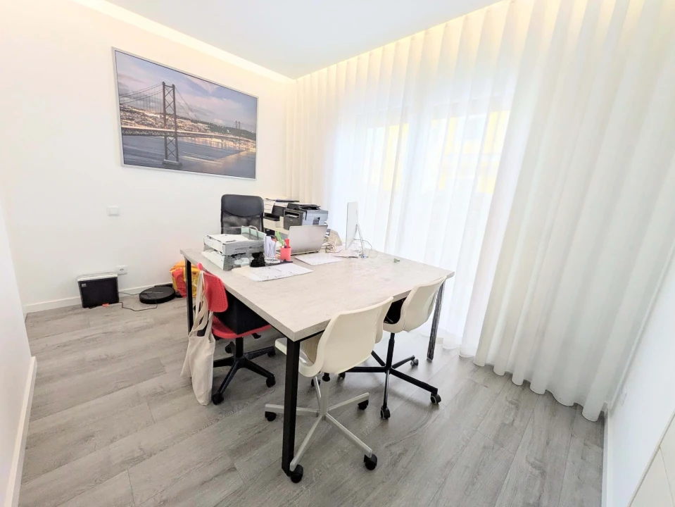 Moradia T5 para Venda em Santa Iria de Azoia, São João da Talha e Bobadela Foto 27