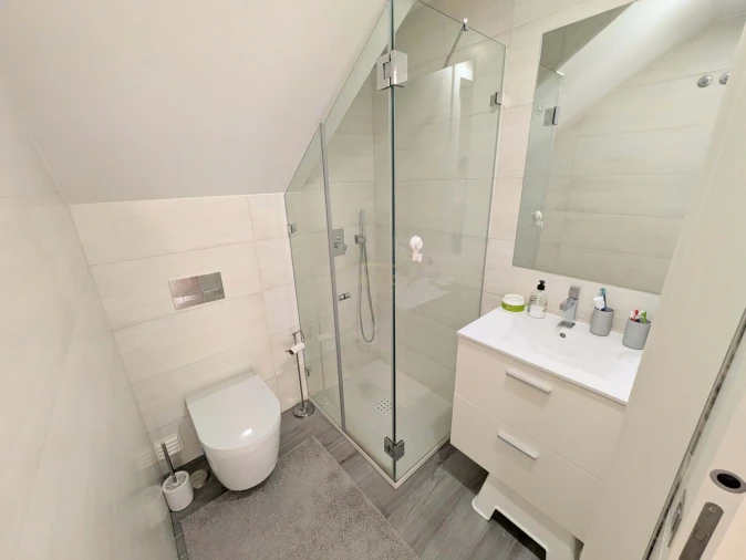 Moradia T5 para Venda em Santa Iria de Azoia, São João da Talha e Bobadela Foto 28