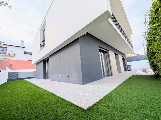 Moradia T5 para Venda em Santa Iria de Azoia, São João da Talha e Bobadela Foto 5