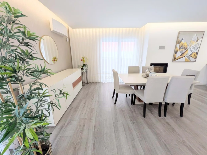 Moradia T5 para Venda em Santa Iria de Azoia, São João da Talha e Bobadela Foto 21