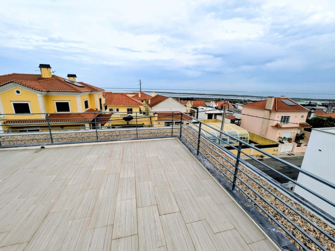 Moradia T5 para Venda em Santa Iria de Azoia, São João da Talha e Bobadela Foto 46