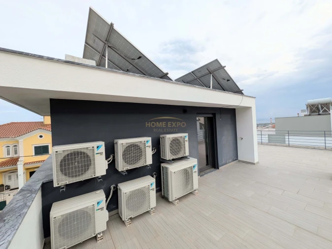 Moradia T5 para Venda em Santa Iria de Azoia, São João da Talha e Bobadela Foto 45