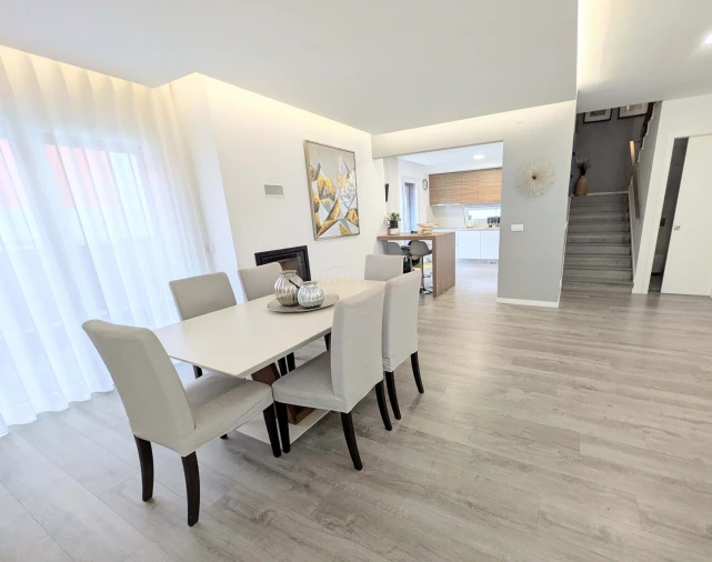 Moradia T5 para Venda em Santa Iria de Azoia, São João da Talha e Bobadela Foto 17