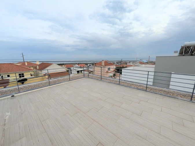 Moradia T5 para Venda em Santa Iria de Azoia, São João da Talha e Bobadela Foto 40