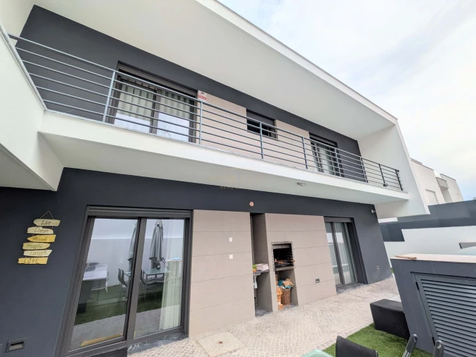 Moradia T5 para Venda em Santa Iria de Azoia, São João da Talha e Bobadela Foto 10