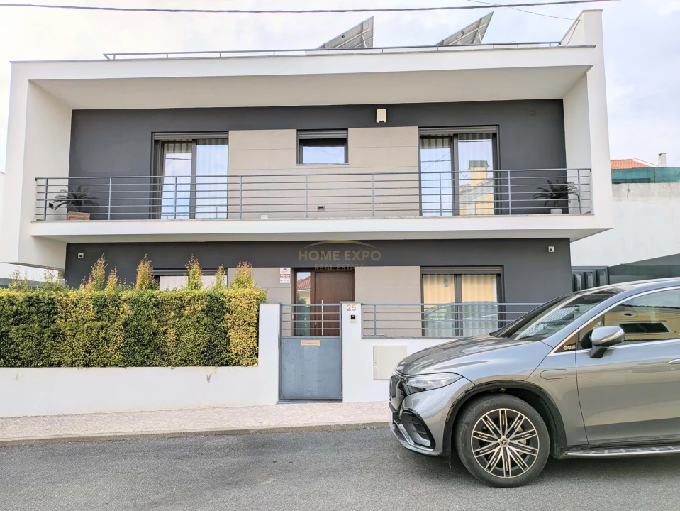 Moradia T5 para Venda em Santa Iria de Azoia, São João da Talha e Bobadela Foto 6