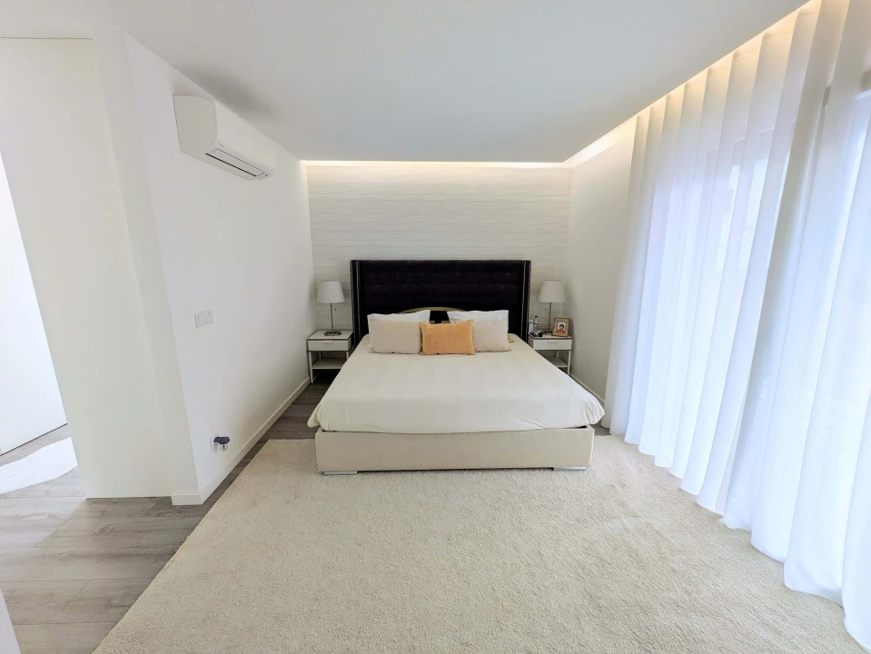 Moradia T5 para Venda em Santa Iria de Azoia, São João da Talha e Bobadela Foto 37