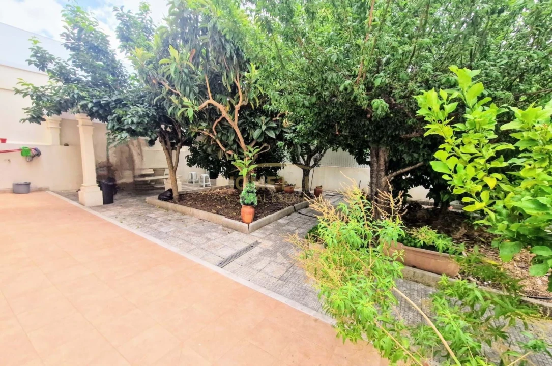 Moradia T5 para Venda em Vialonga Foto 15