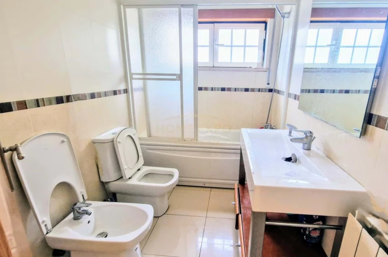 Moradia T5 para Venda em Vialonga Foto 20