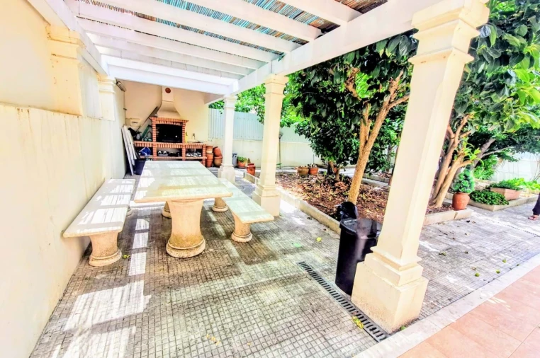 Moradia T5 para Venda em Vialonga Foto 7