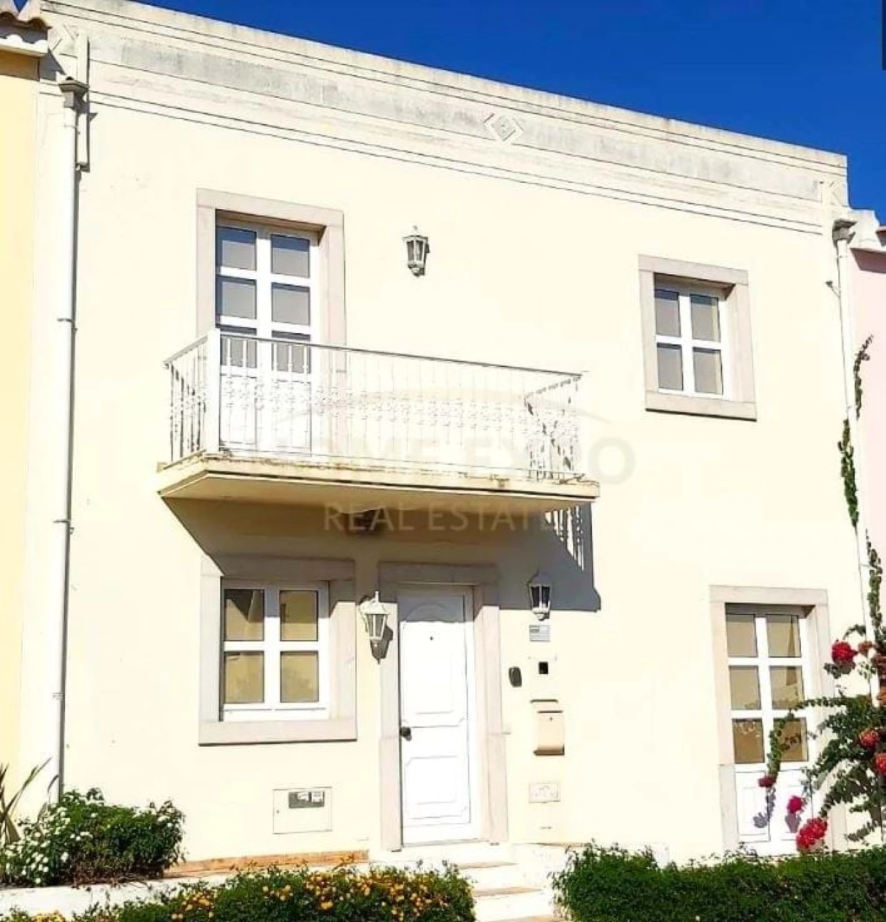 Moradia T3 para Venda em Quarteira Foto 2