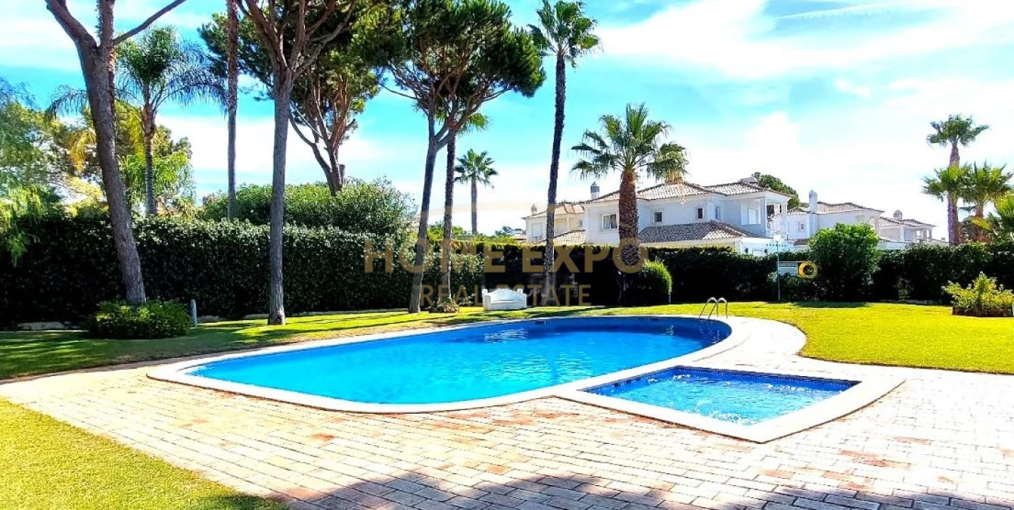 Moradia T3 para Venda em Quarteira Foto 1